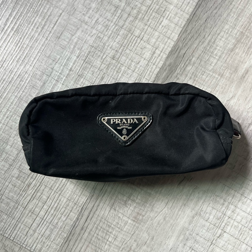 PRADA VELA MINI BLACK RE-NYLON BEAUTY TECH CASE ZIP BAG - Picture 4 of 16
